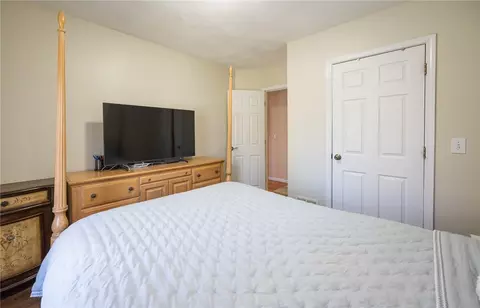 Bedroom - 367 Commonwealth Ave, Warwick, RI 02886 photo 7 of 7