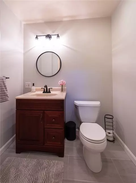 Bath - 367 Commonwealth Ave, Warwick, RI 02886 photo 3 of 3