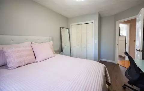 Bedroom - 367 Commonwealth Ave, Warwick, RI 02886 photo 4 of 7