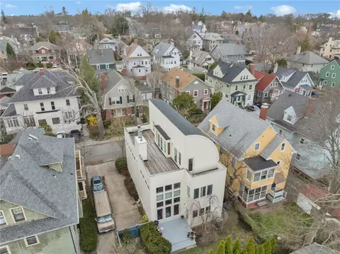 137 University Ave, Providence, RI 02906