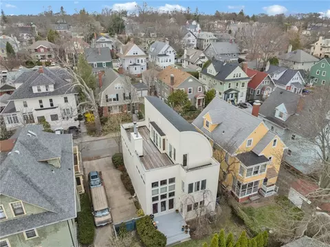 137 University Ave, Providence, RI 02906