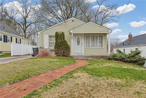 58 Davis Ave, Cranston, RI 02910