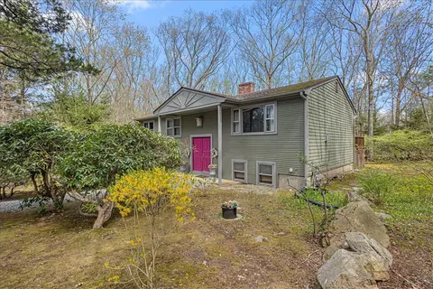 154 Spring Valley Dr, East Greenwich, RI 02818