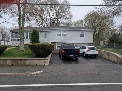 376 Fairview Ave, Coventry, RI 02816