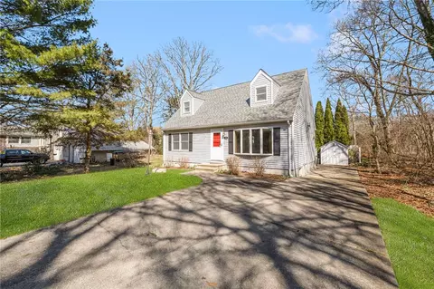 28 Bow And Arrow Trl, South Kingstown, RI 02879