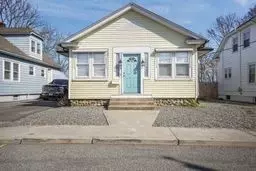 48 Upland Ave, East Greenwich, RI 02818