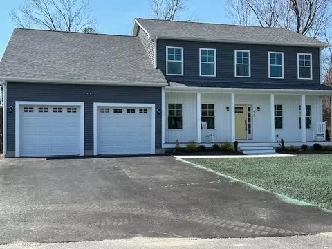 20 Doreen Ct, Cranston, RI 02921