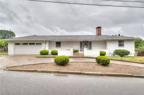 75 Selma St, Cranston, RI 02920