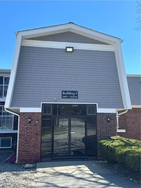 300 Smithfield Rd #3-12, North Providence, RI 02904
