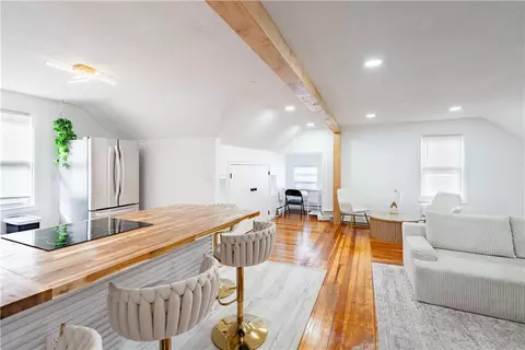 49 Wealth Ave, Providence, RI 02908