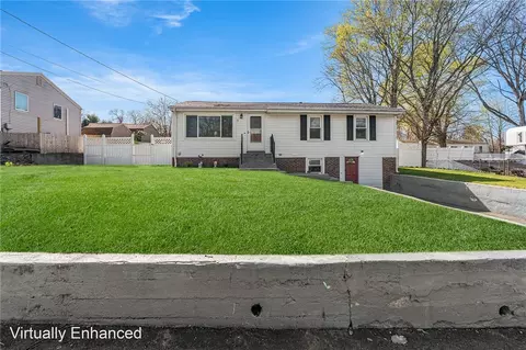 102 Cochran St, West Warwick, RI 02893
