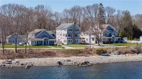 110 Sea View Ave, North Kingstown, RI 02852
