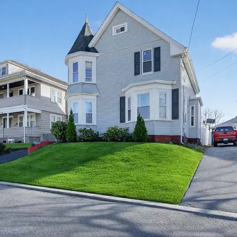 70 Glenwood Ave, Cranston, RI 02910