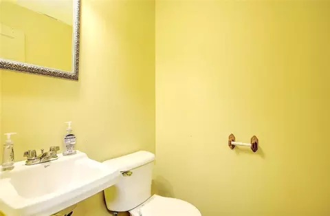 Bath - 159 Earle St, Woonsocket, RI 02895 photo 2 of 4