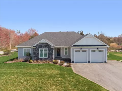 2 Waterview Ln, Warren, RI 02885