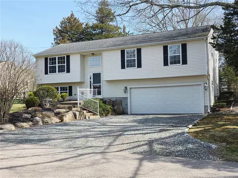 12 Butterfly Dr, Westerly, RI 02891