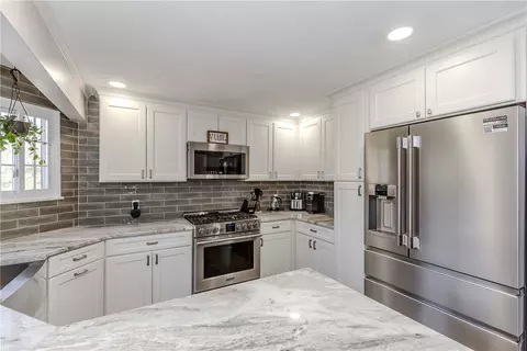 Kitchen - 34 Eagle Run #C, East Greenwich, RI 02818 photo 2 of 4