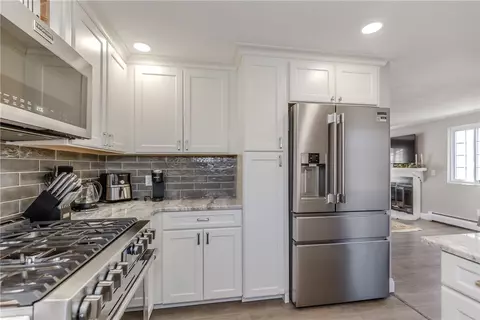 Kitchen - 34 Eagle Run #C, East Greenwich, RI 02818 photo 4 of 4