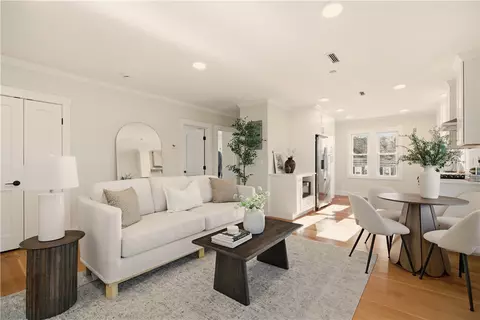 85 Bayview Ave #2, Bristol, RI 02809