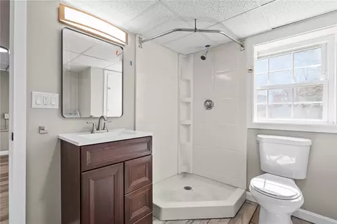 Bath - 92 Star Ave, Woonsocket, RI 02895 photo 4 of 4