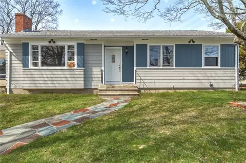 11 Mulberry Cir, Johnston, RI 02919