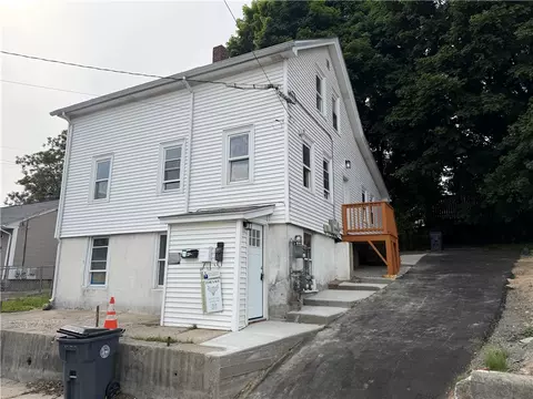 372 Hawkins St, Providence, RI 02904