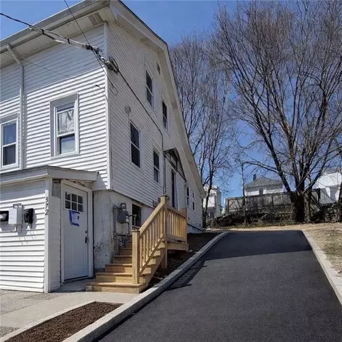 372 Hawkins St, Providence, RI 02904