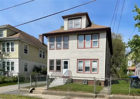46 Ponagansett Ave, Providence, RI 02909