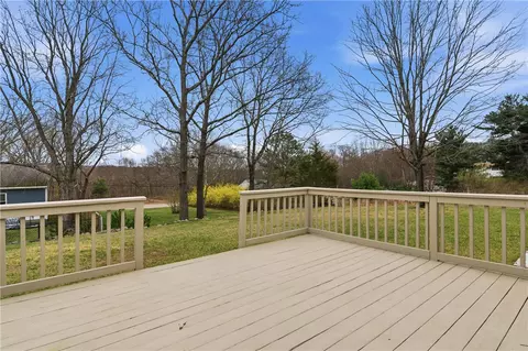 Exterior - 31 Flora Ave, Woonsocket, RI 02895 photo 9 of 11