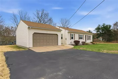 Exterior - 31 Flora Ave, Woonsocket, RI 02895 photo 8 of 11