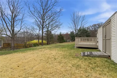 Exterior - 31 Flora Ave, Woonsocket, RI 02895 photo 7 of 11