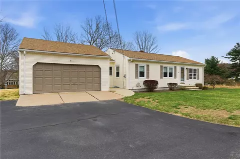 Exterior - 31 Flora Ave, Woonsocket, RI 02895 photo 2 of 11