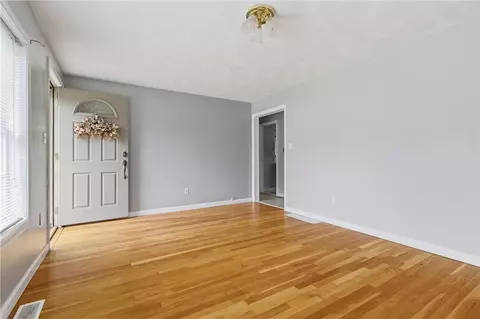 Living - 31 Flora Ave, Woonsocket, RI 02895 photo 2 of 4