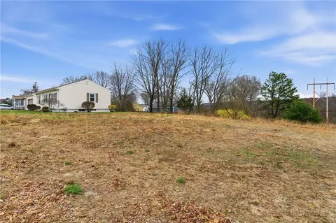 Exterior - 31 Flora Ave, Woonsocket, RI 02895 photo 4 of 11