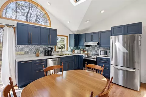 Kitchen - 25 Daniel Dr, Coventry, RI 02816 photo 3 of 6