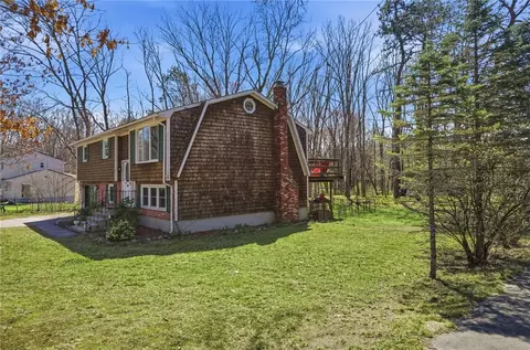 Exterior - 25 Daniel Dr, Coventry, RI 02816 photo 2 of 8