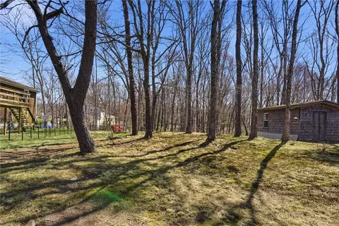 Exterior - 25 Daniel Dr, Coventry, RI 02816 photo 5 of 8