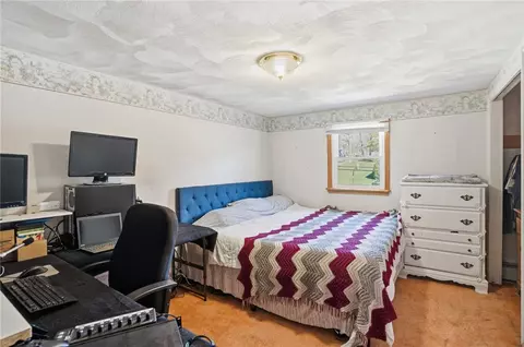 Bedroom - 25 Daniel Dr, Coventry, RI 02816 photo 1 of 5