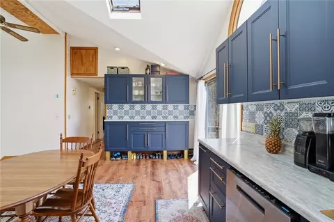 Kitchen - 25 Daniel Dr, Coventry, RI 02816 photo 5 of 6