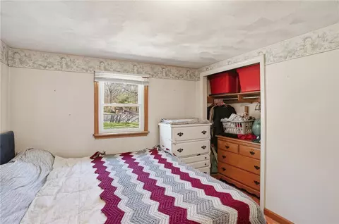 Bedroom - 25 Daniel Dr, Coventry, RI 02816 photo 2 of 5
