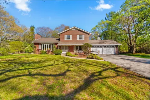 31 Harris Ave, Lincoln, RI 02865