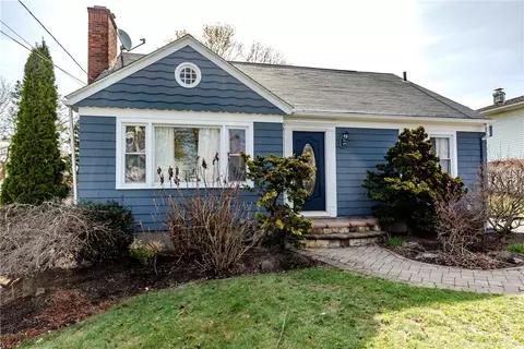 26 Dover Ave, East Providence, RI 02914