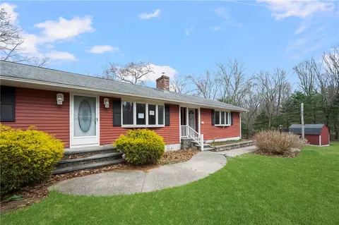 42 Ledge Rd, Coventry, RI 02816 photo 2