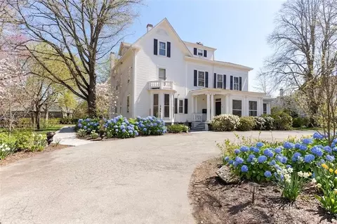 446 Bellevue Ave #3, Newport, RI 02840