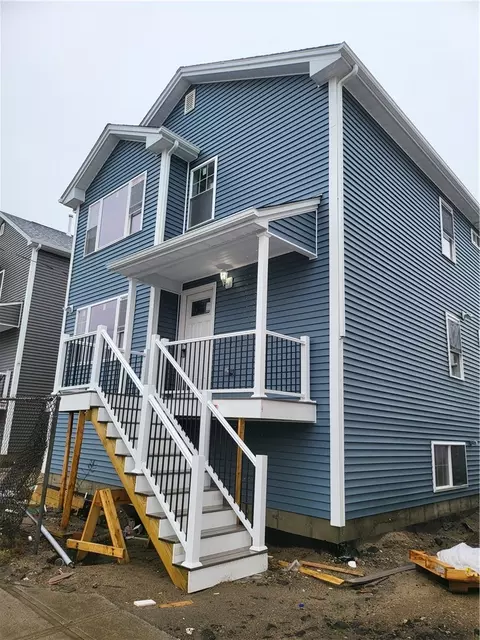 729 Potters Ave, Providence, RI 02907