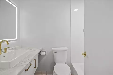 Bath - 3940 Post Rd #26, Warwick, RI 02886 photo 1 of 1