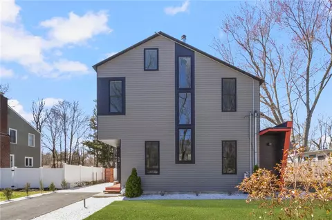 34 Boyce Ave, Barrington, RI 02806