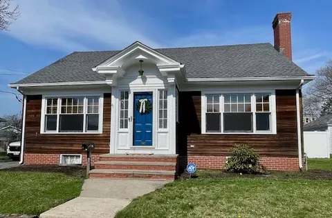 41 Felsmere Ave, Pawtucket, RI 02861