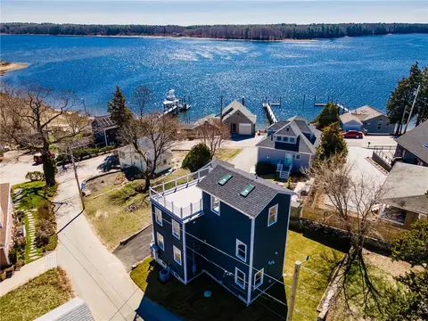 62 John Wickes Ave, East Greenwich, RI 02818