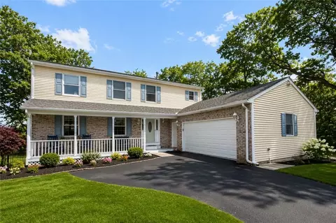 2 Maria Cir, Johnston, RI 02919